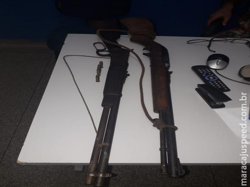 PMA apreende rifle e carabina de uso restrito, munições e sete cachorros de caça em assentamento PMA apreende rifle e carabina de uso restrito, munições e sete cachorros de caça em assentamento