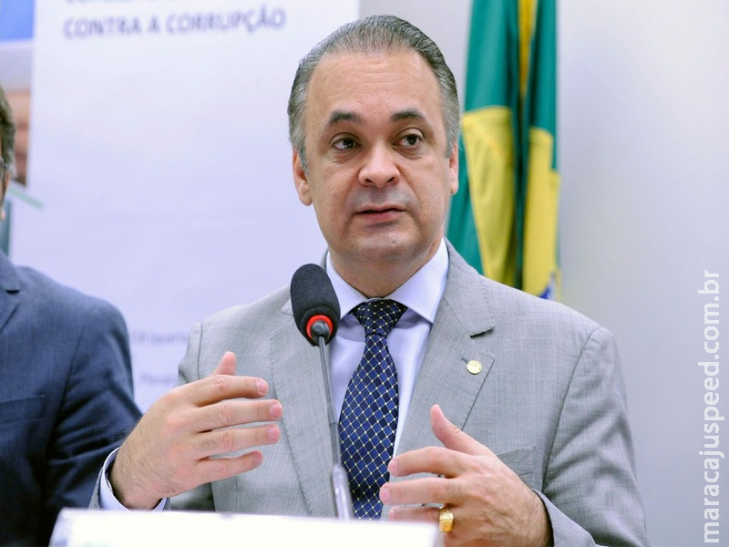 Proposta torna crime venda ou entrega de bilhete a menor de 18 anos Proposta torna crime venda ou entrega de bilhete a menor de 18 anos