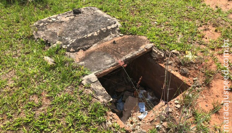  Sepulturas destruídas deixam caixões e até restos mortais expostos em cemitério da Capital