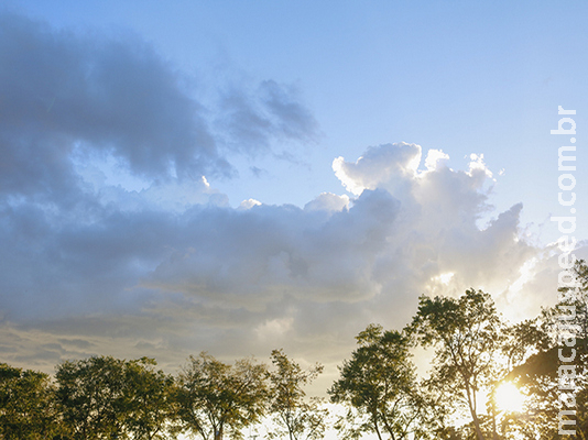 Sexta-feira tem previsão de sol com pancadas de chuva durante a tarde em MS