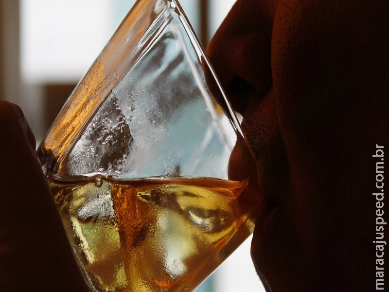 SUS oferece atendimento gratuito às pessoas que sofrem com alcoolismo SUS oferece atendimento gratuito às pessoas que sofrem com alcoolismo