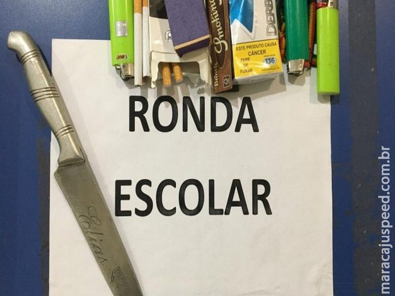  Adolescentes são flagrados com faca e cigarro de maconha dentro de escola em MS