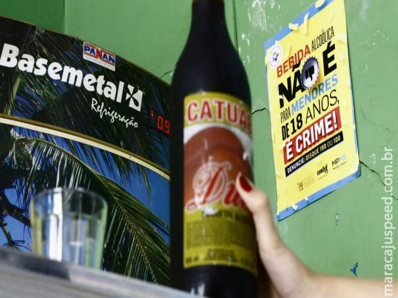  Adolescentes ‘usaram’ maiores para comprar bebidas no Carnaval, dizem conveniências