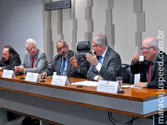 Brasil não pode repetir o exemplo do Chile com reforma da Previdência, dizem debatedores na CDH Brasil não pode repetir o exemplo do Chile com reforma da Previdência, dizem debatedores na CDH