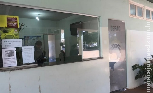 Casal é preso após brigar, colocar fogo em roupas e quebrar móveis em MS: Casal é preso após brigar, colocar fogo em roupas e quebrar móveis em MS: