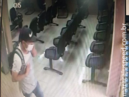 Casal se passa por paciente e furta sondas de clínica no valor de R$ 80 mil Casal se passa por paciente e furta sondas de clínica no valor de R$ 80 mil