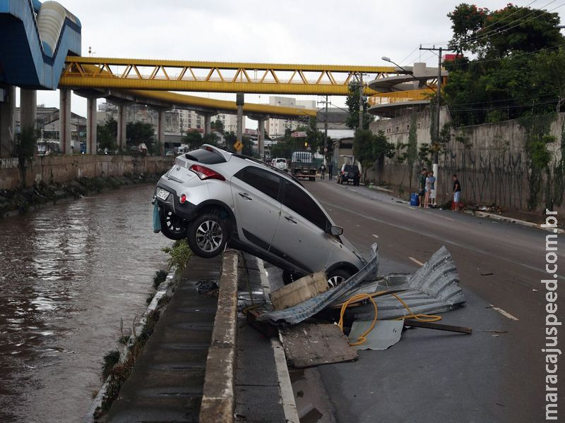 Chega a 11 número de mortos em temporal em São Paulo Chega a 11 número de mortos em temporal em São Paulo