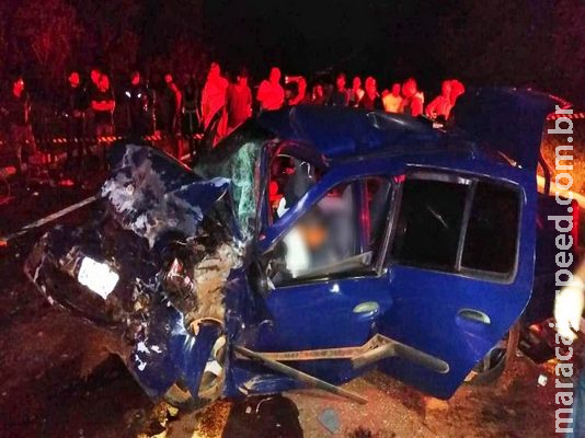 Colisão frontal mata motorista de 57 anos e deixa oito feridos na BR-262 Colisão frontal mata motorista de 57 anos e deixa oito feridos na BR-262