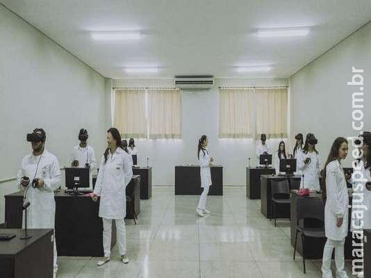 Com laboratório de realidade virtual, acadêmicos vivenciam experiências Com laboratório de realidade virtual, acadêmicos vivenciam experiências