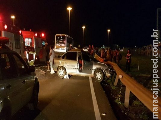 Criança fica gravemente ferida após acidente entre ônibus e carro