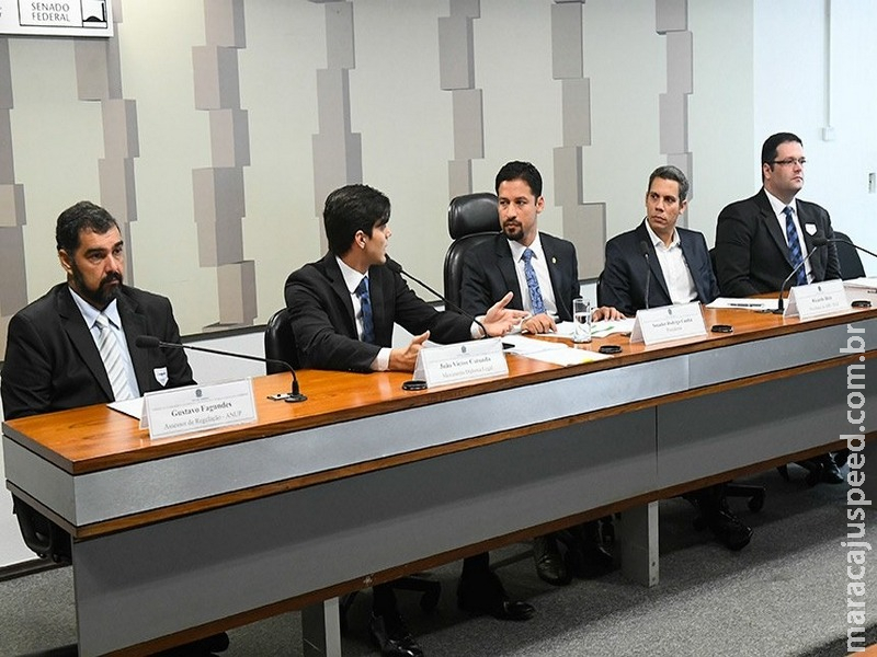 Debatedores cobram ação do MEC sobre cursos a distância irregulares Debatedores cobram ação do MEC sobre cursos a distância irregulares