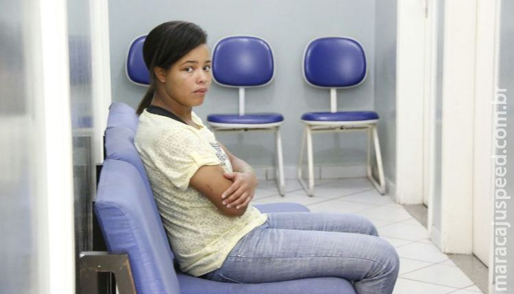  Defesa de jovem acusada de matar namorada pede desqualificação de feminicídio