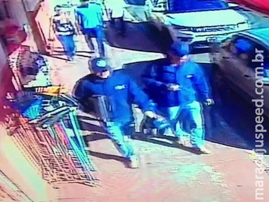 Dupla armada assalta agência dos Correios e faz 7 reféns em Miranda Dupla armada assalta agência dos Correios e faz 7 reféns em Miranda