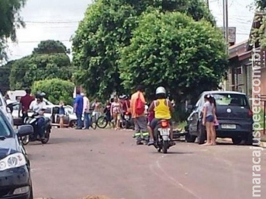 Em picape roubada, suspeito tenta fugir da PM, mas bate em veículos e é preso