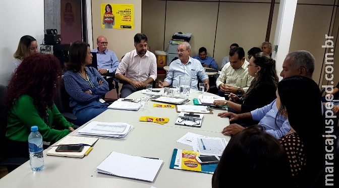 Estado, município e Ministério da Saúde discutem estratégias de combate à dengue Estado, município e Ministério da Saúde discutem estratégias de combate à dengue