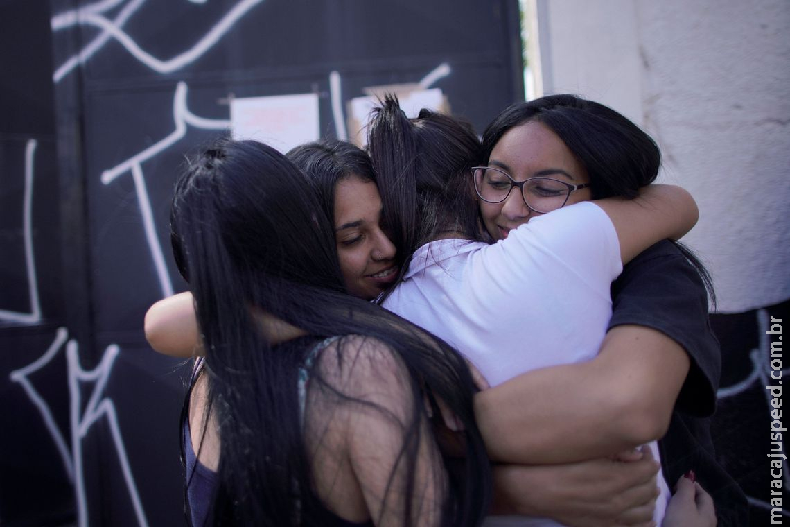 Estudantes retomam atividades em escola de Suzano 13 dias após ataques Estudantes retomam atividades em escola de Suzano 13 dias após ataques