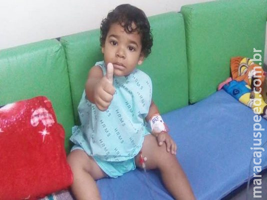 Família denuncia suposta negligência médica a criança de 3 anos que trata câncer Família denuncia suposta negligência médica a criança de 3 anos que trata câncer
