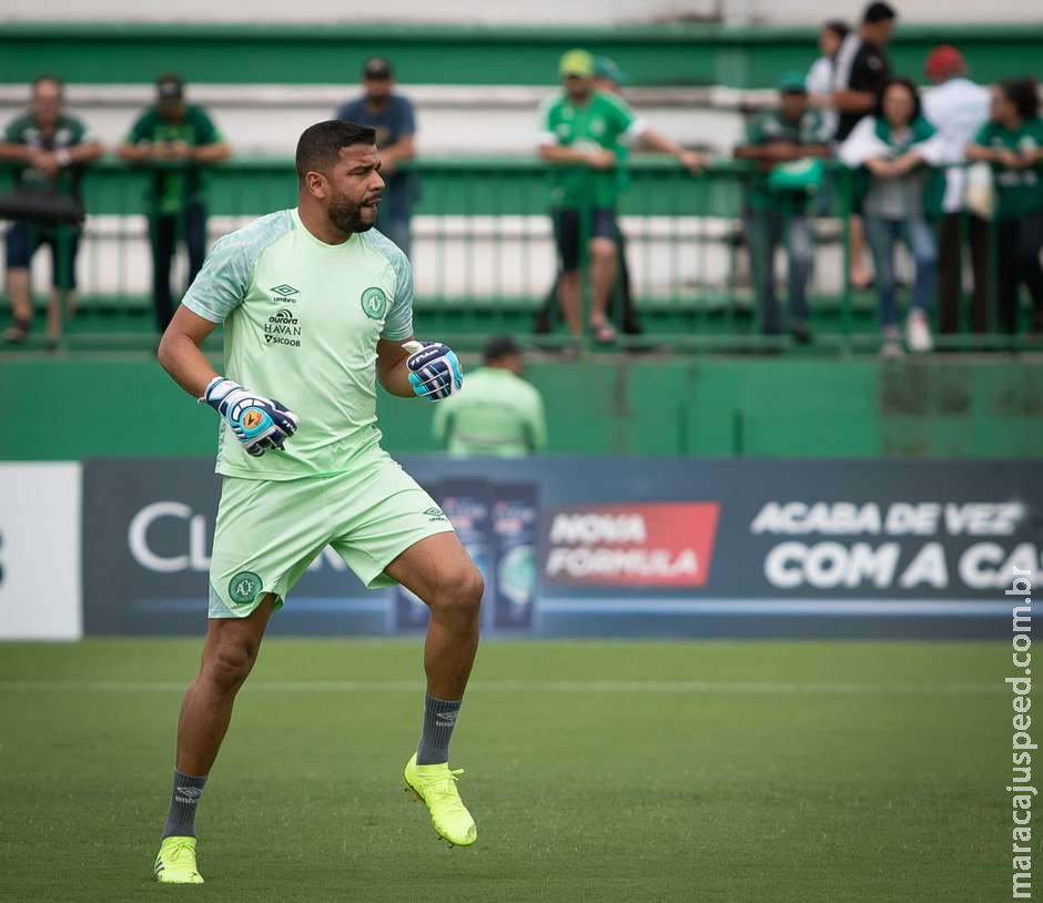 Goleiro da Chapecoense é acusado de agressão e roubo Goleiro da Chapecoense é acusado de agressão e roubo