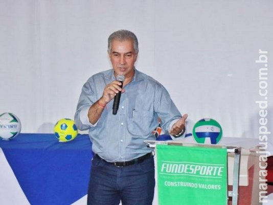 Governador pede apoio a deputados para mudar lei das licitações Governador pede apoio a deputados para mudar lei das licitações