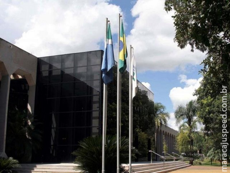 Governador sanciona lei e adicional será de até 90% sobre salários no TCE Governador sanciona lei e adicional será de até 90% sobre salários no TCE