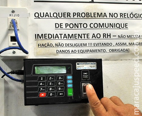 Governo pretende economizar R$ 20 milhões com jornada de 8h Governo pretende economizar R$ 20 milhões com jornada de 8h