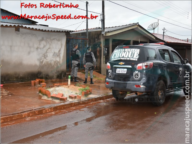 Maracaju: Militares do Choque são recebidos a tiros no Conjunto Egídio Ribeiro, homem é baleado e morre ao dar entrada no Pronto Socorro Maracaju: Militares do Choque são recebidos a tiros no Conjunto Egídio Ribeiro, homem é baleado e morre ao dar entrada no Pronto Socorro