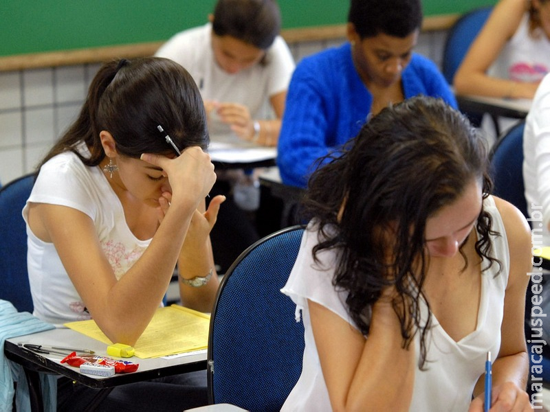 MEC prepara parcerias para educação de cegos e surdos