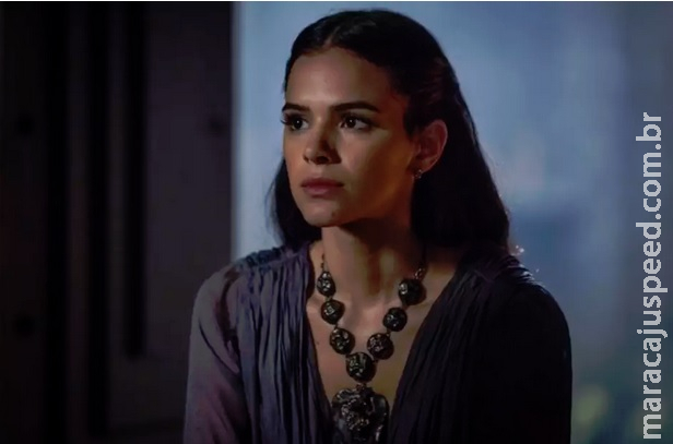Pergunta cretina a Marquezine ressalta os abusos da imprensa Pergunta cretina a Marquezine ressalta os abusos da imprensa