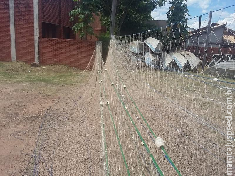 Polícia Militar Ambiental apreende 500 metros de redes de pesca na fronteira com o Paraguai e liberta 20 kg de pescado dos petrechos Polícia Militar Ambiental apreende 500 metros de redes de pesca na fronteira com o Paraguai e liberta 20 kg de pescado dos petrechos