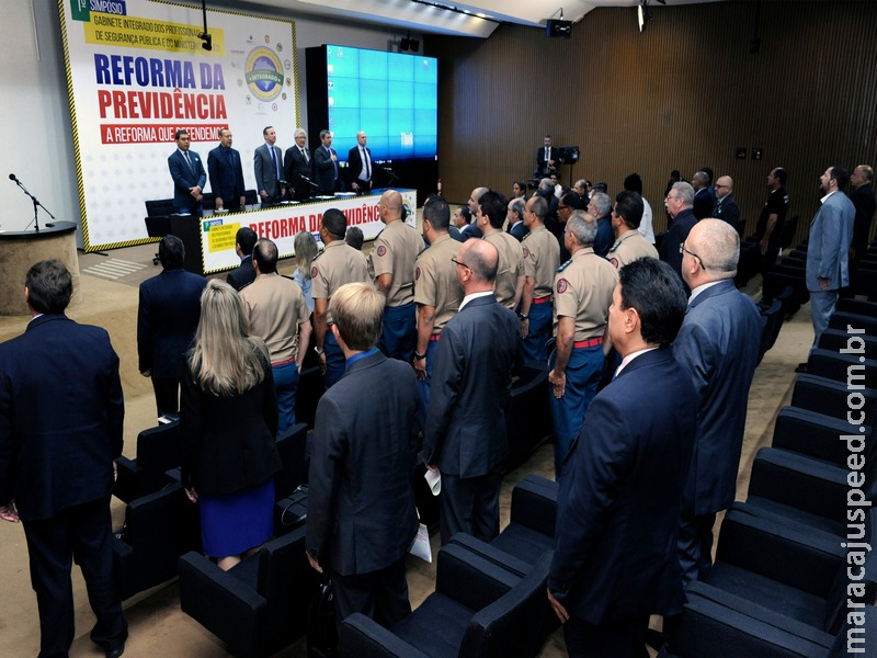 Policiais e bombeiros rechaçam mudanças nas regras de aposentadoria Policiais e bombeiros rechaçam mudanças nas regras de aposentadoria