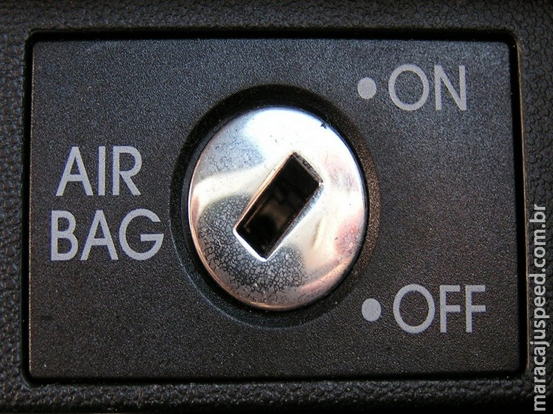 Questão de prova: devemos desligar ou não o airbag ao transportar crianças? Questão de prova: devemos desligar ou não o airbag ao transportar crianças?