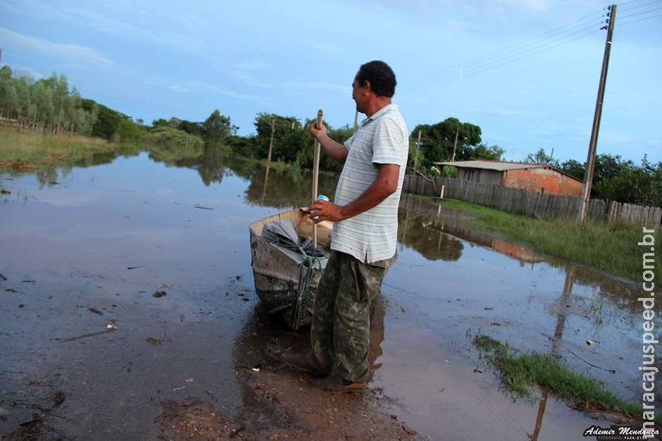 Rio Apa transborda e já há desabrigados Rio Apa transborda e já há desabrigados