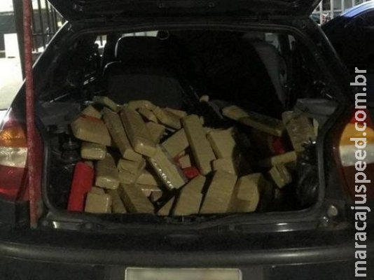 Adolescente é apreendido com 316 quilos de maconha após acidente na BR-163 Adolescente é apreendido com 316 quilos de maconha após acidente na BR-163