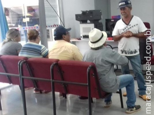 Banco é autuado por deixar clientes esperando mais de 1h por atendimento