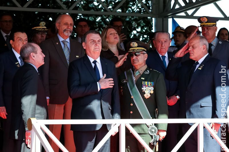 Bolsonaro diz que Exército sempre esteve ao lado da vontade nacional Bolsonaro diz que Exército sempre esteve ao lado da vontade nacional