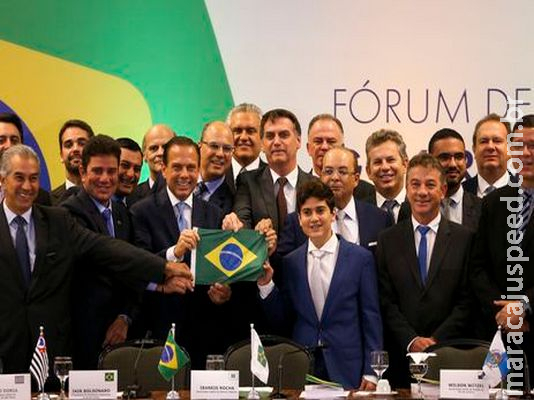 Bolsonaro quer mudar distribuição de royalties do petróleo 
