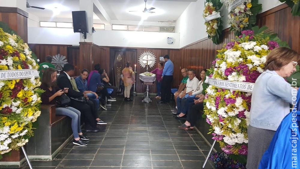 Corpo do modelo que morreu após desmaio em desfile é velado no interior de Minas Gerais Corpo do modelo que morreu após desmaio em desfile é velado no interior de Minas Gerais