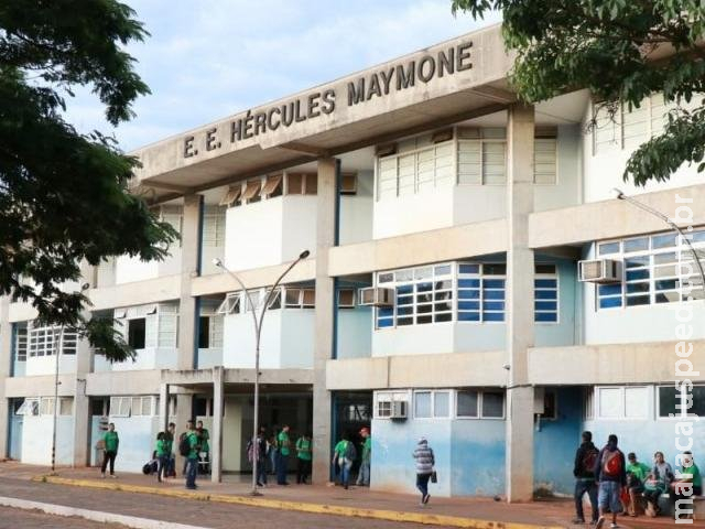 Em 1 dia, mais 3 ameaças de massacre em escolas são levados à polícia Em 1 dia, mais 3 ameaças de massacre em escolas são levados à polícia