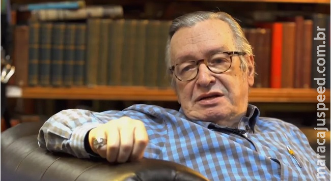 Em entrevista a Pedro Bial, Olavo de Carvalho sugere que Bolsonaro dê um ministério para cada filho Em entrevista a Pedro Bial, Olavo de Carvalho sugere que Bolsonaro dê um ministério para cada filho