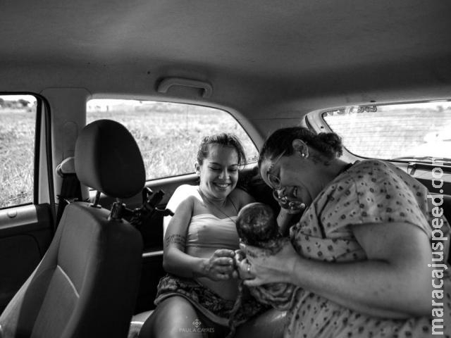 Em relato emocionante, mãe conta como foi ver Caetano nascer dentro do carro Em relato emocionante, mãe conta como foi ver Caetano nascer dentro do carro