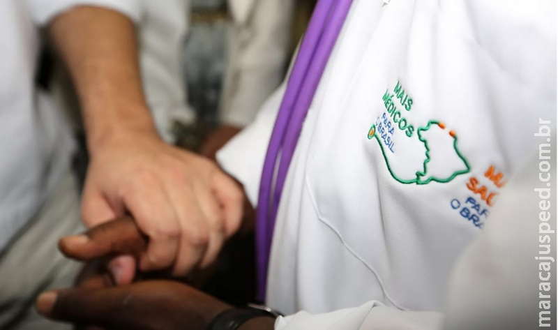 Em três meses, mais de mil profissionais desistem do Mais Médicos Em três meses, mais de mil profissionais desistem do Mais Médicos