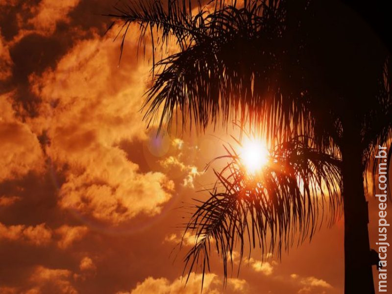 Feriadão começa com tempo nublado e temperaturas altas 