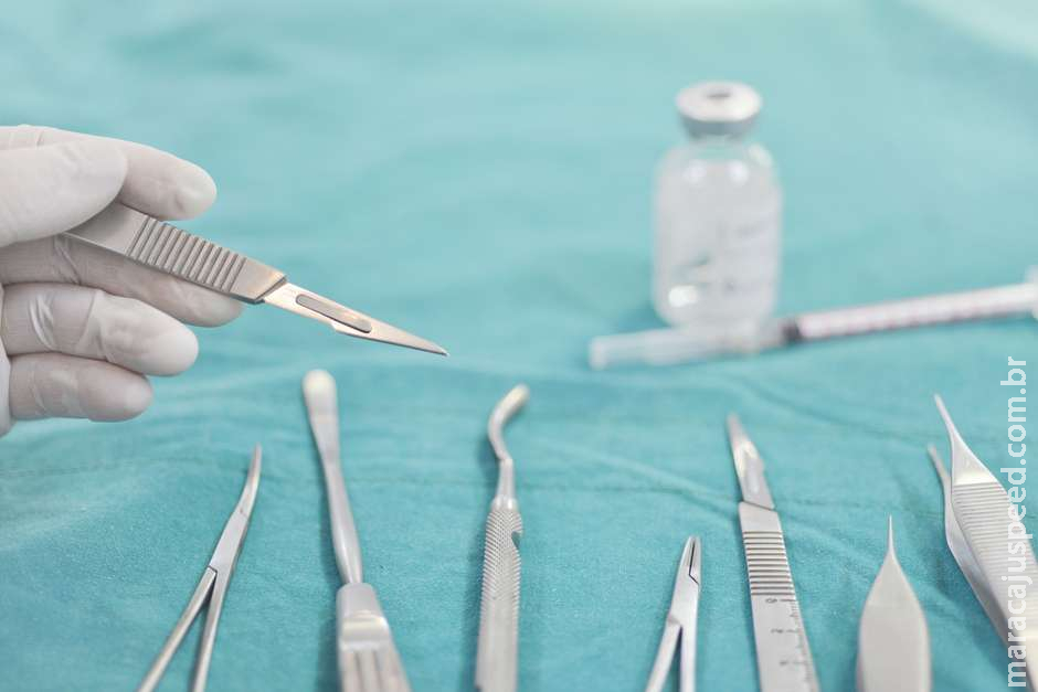 Jovem morre após aplicação de silicone nos glúteos Jovem morre após aplicação de silicone nos glúteos