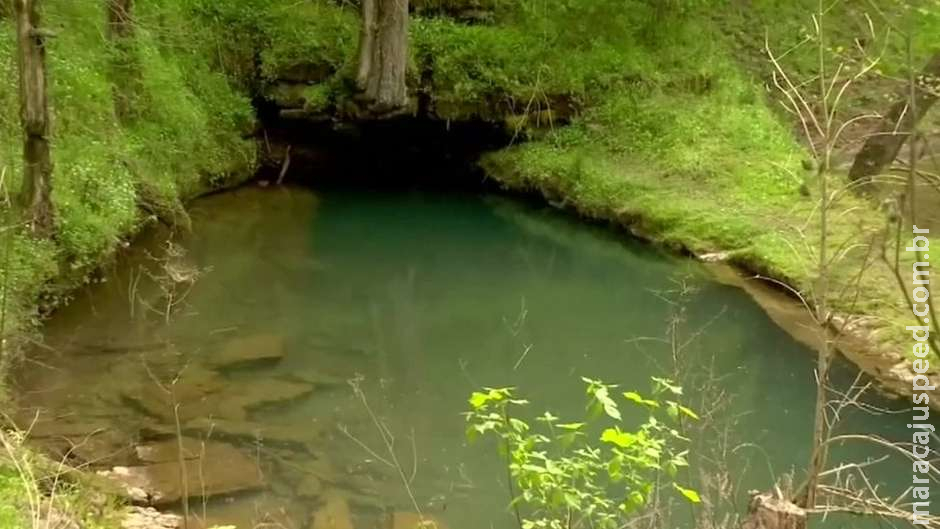 Mergulhador que salvou meninos da Tailândia é salvo após também ficar preso em caverna Mergulhador que salvou meninos da Tailândia é salvo após também ficar preso em caverna