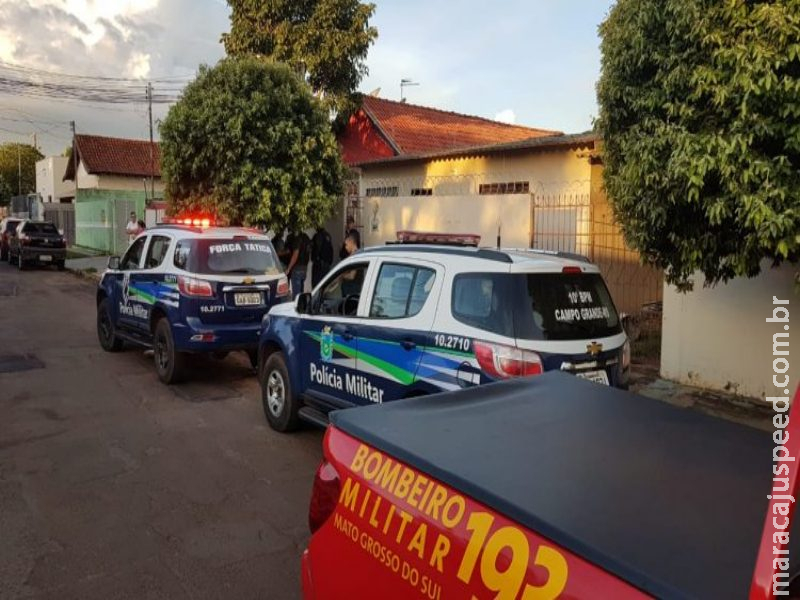 Mulher é morta por sobrinho a facadas durante discussão em Campo Grande Mulher é morta por sobrinho a facadas durante discussão em Campo Grande
