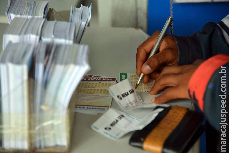 Ninguém acertou as 6 dezenas da Mega-Sena; prêmio vai a R$ 105 milhões Ninguém acertou as 6 dezenas da Mega-Sena; prêmio vai a R$ 105 milhões
