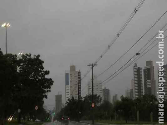 Pancadas de chuva, queda na temperatura e instabilidade devem marcar o final de semana 