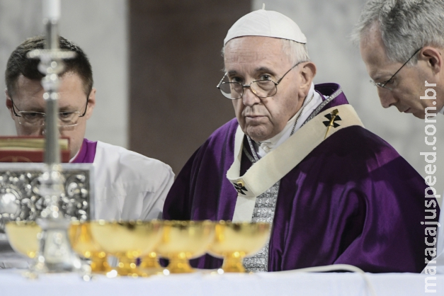 Papa diz que pessoas que rejeitam homossexuais 