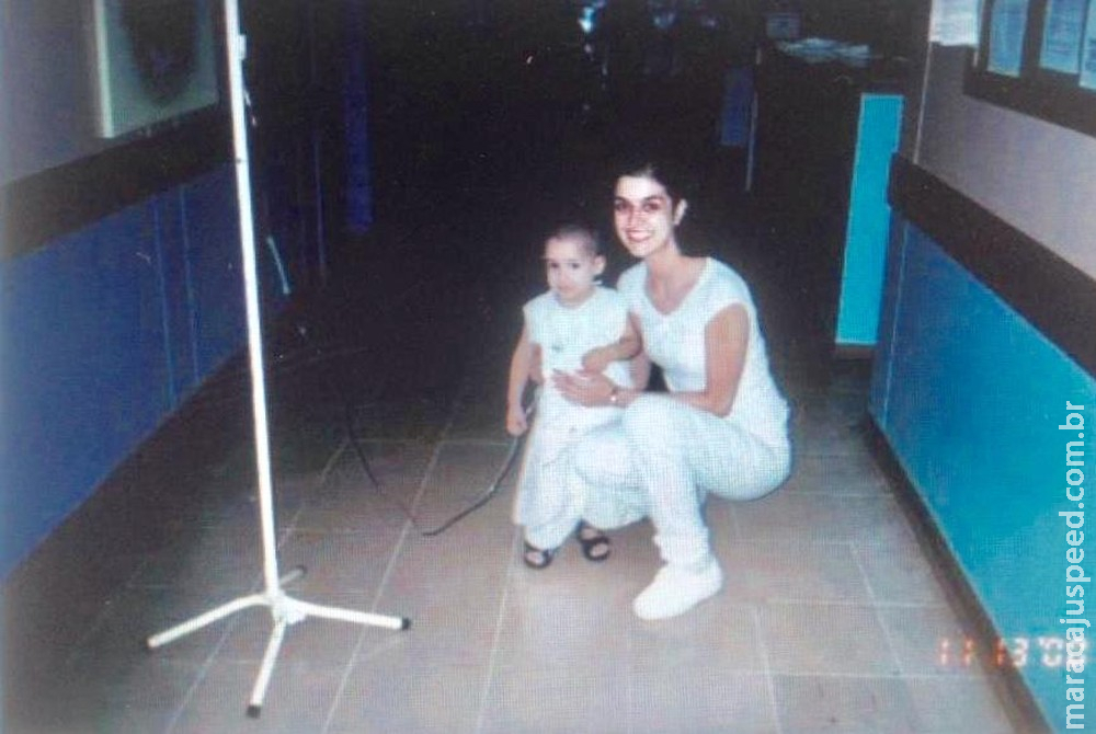 Pediatra reencontra paciente 19 anos após ele vencer câncer e se emociona: Pediatra reencontra paciente 19 anos após ele vencer câncer e se emociona: