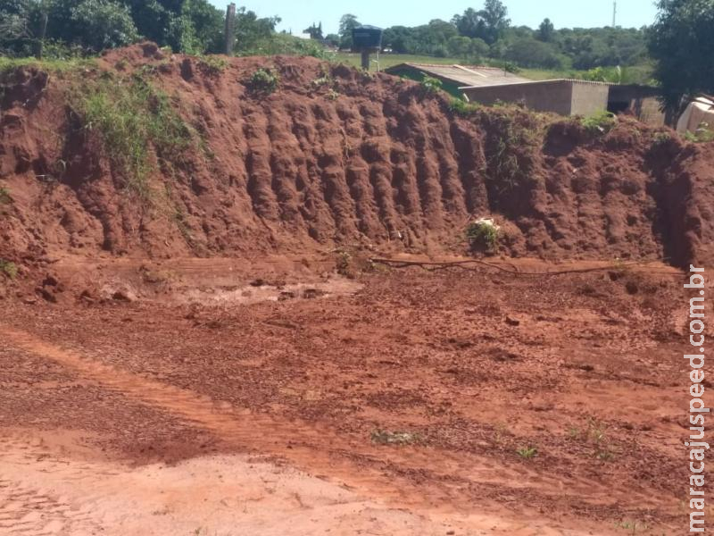 PMA autua dono de chácara por extração de aterro em chácara urbana PMA autua dono de chácara por extração de aterro em chácara urbana